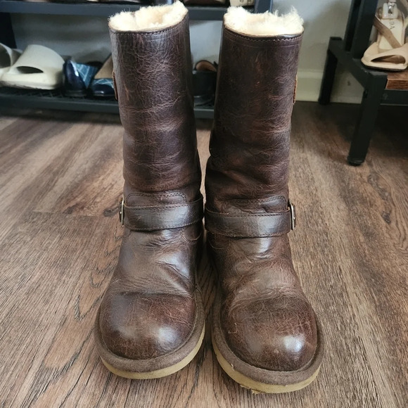 UGG Kensington Brown Leather Sheepskin Buckle Boot Women's Size 6 - Picture 1 of 13